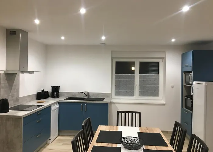 Herisson Rdc Accessible Pmr アパート *