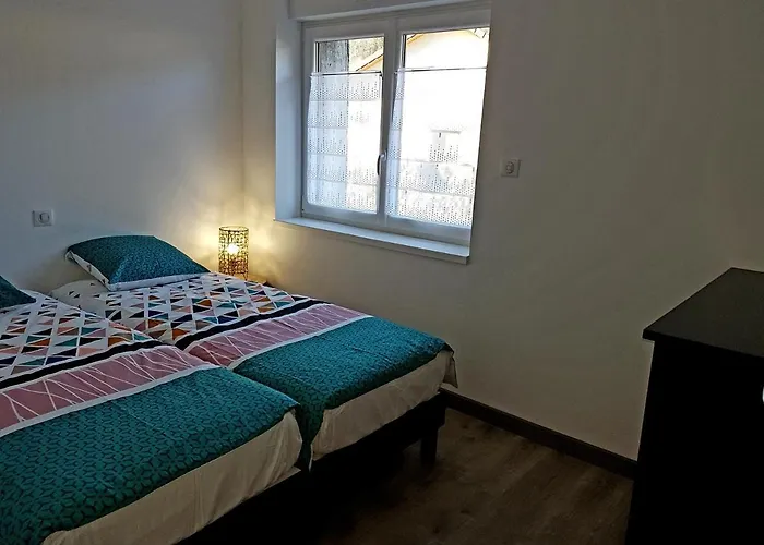 Herisson Rdc Accessible Pmr アパート *